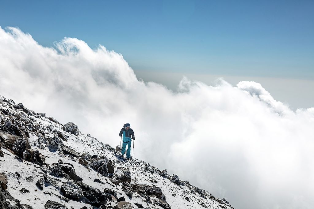 Image Ascension du Mont Ararat : Grimper le Plus Haut Sommet de Turquie (5137m)