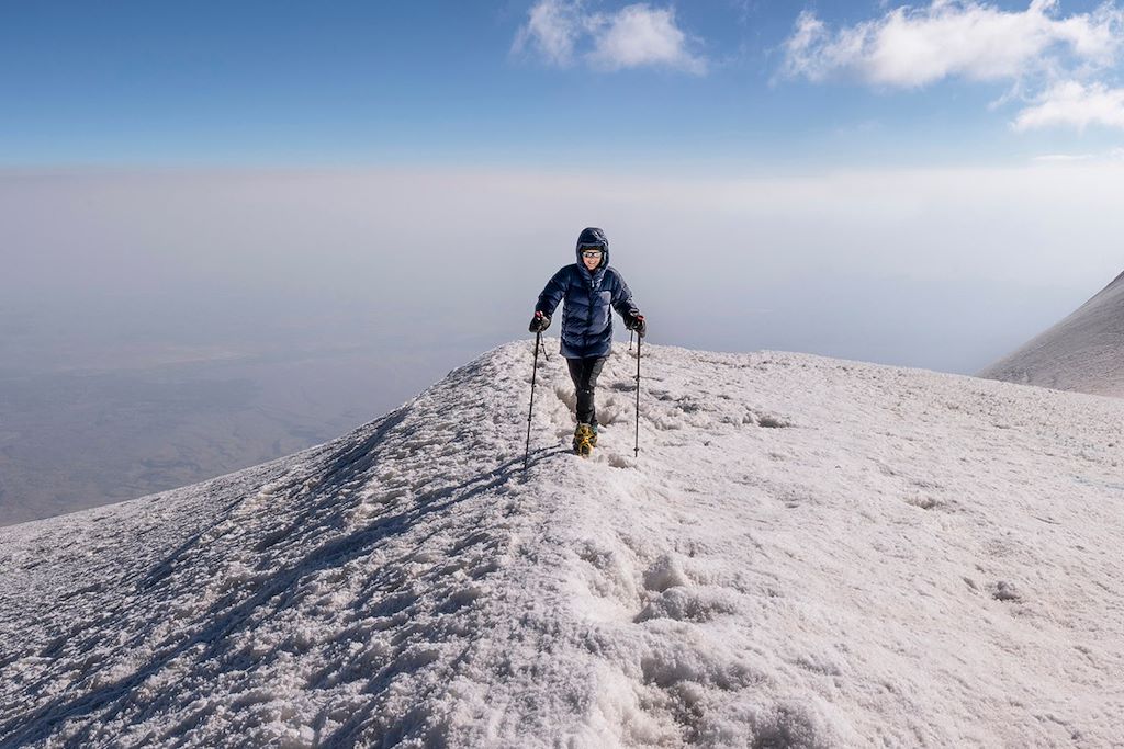 Image Ascension du Mont Ararat : Grimper le Plus Haut Sommet de Turquie (5137m)