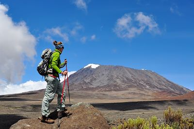 © Thinair28 / iStock - À l'assaut du Kilimanjaro - Tanzanie À l'assaut du Kilimanjaro - Tanzanie