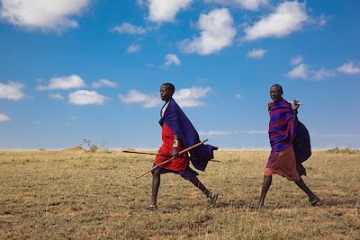 Guerrier Masai - Gols Mountains dans le Parc du Serengeti  - Tanzanie