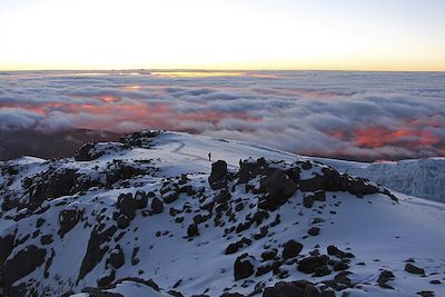 © MHGALLERY / iStock - Sommet du Kilimandjaro - Tanzanie Sommet du Kilimandjaro - Tanzanie