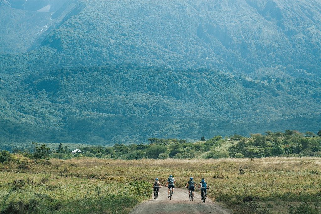 Image Safari à vélo - Tour du Kilimandjaro à vélo - Parc d'Arusha à vélo