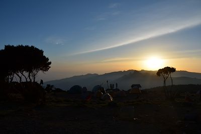 © Marion Rouzé - Coucher de Soleil - Shira Cave Camp - Kilimandjaro, voie Machame - Tanzanie Coucher de Soleil - Shira Cave Camp - Kilimandjaro, voie Machame - Tanzanie