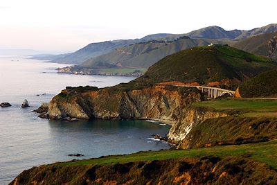 © J. B. Reeves / California Travel and Tourism Commission OT - Bixby Bridge - Big Sur - Etats-Unis Bixby Bridge - Big Sur - Etats-Unis