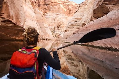 Kayak sur Lake Powell, Arizona, États-Unis