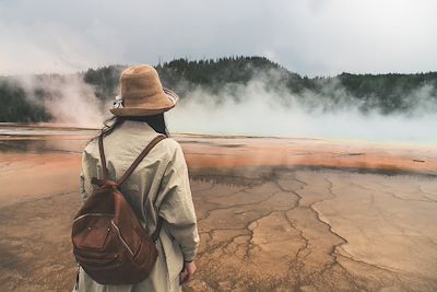 Randonneuse - Le Grand Prismatic - Parc National - Yellowstone - Wyoming - Etats-Unis