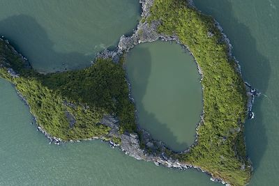 Voyage Mystérieuse baie d'Halong et sourires d'Angkor 3