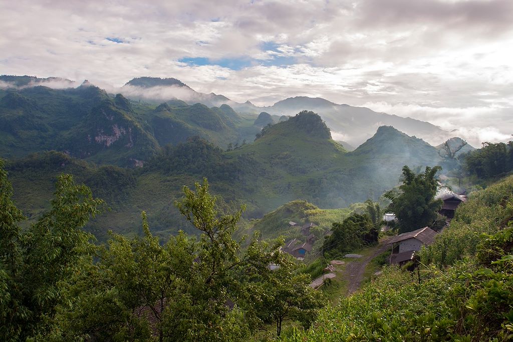Image Navigation Baie D'Halong - Nuit Chez L'Habitant Ha Giang - Trek Meo Vac