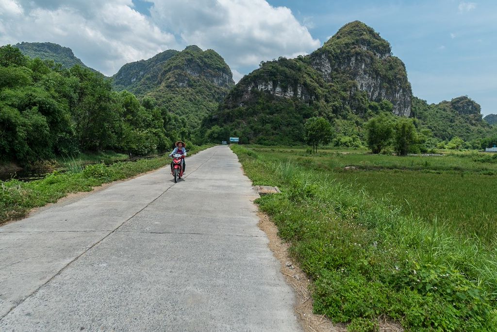 Image Temples d'Angkor à vélo - croisière baie d'Halong - Baie d'Halong terrestre à vélo