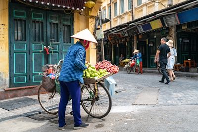 © Hanoi Photography / Adobe Stock - Street food - Hanoi - Vietnam Street food - Hanoi - Vietnam