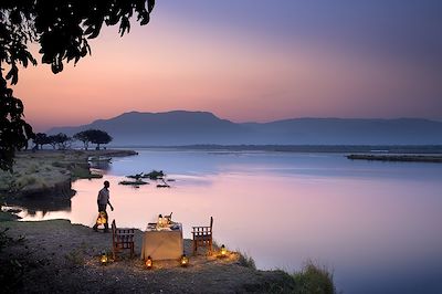© African Bush Camps and African Safaris - Zambezi Expeditions Camp - Parc de Mana Pools - Zimbabwe Zambezi Expeditions Camp - Parc de Mana Pools - Zimbabwe