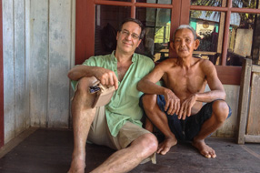Tewet, Le dayak aux mille grottes