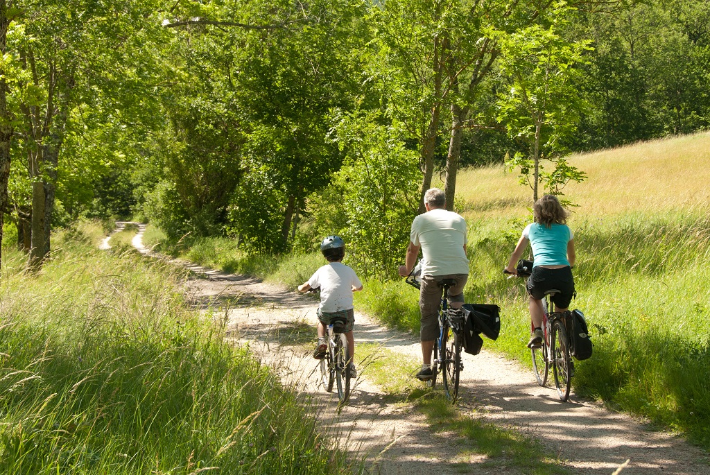 Balade à vélo près de la commune de Saôu dans la Drome - France