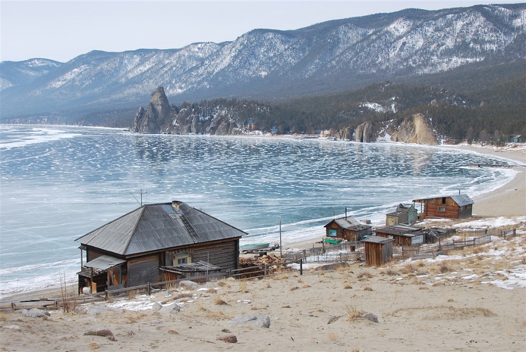 Lac Baikal gélé, Russie