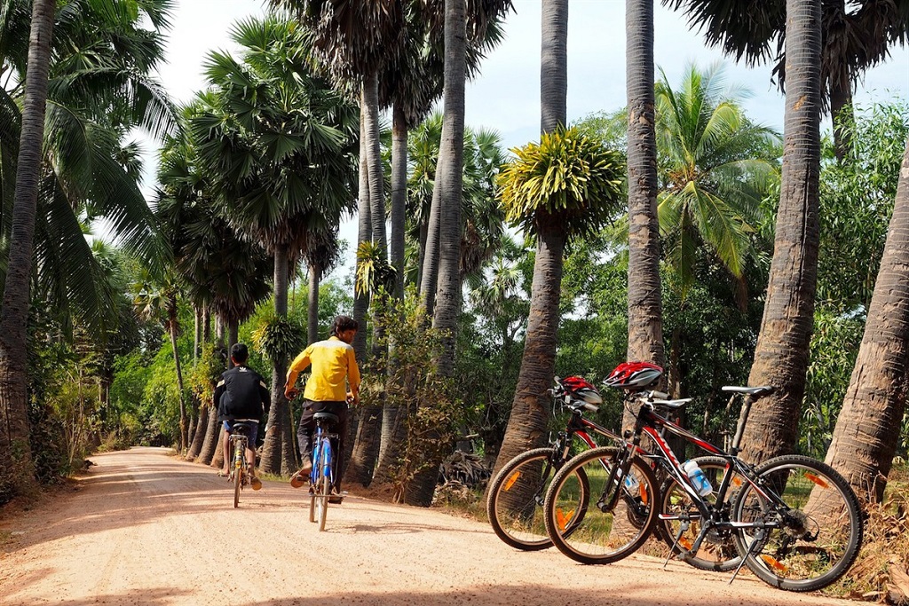 Piste du village de Tbeng - Cambodge