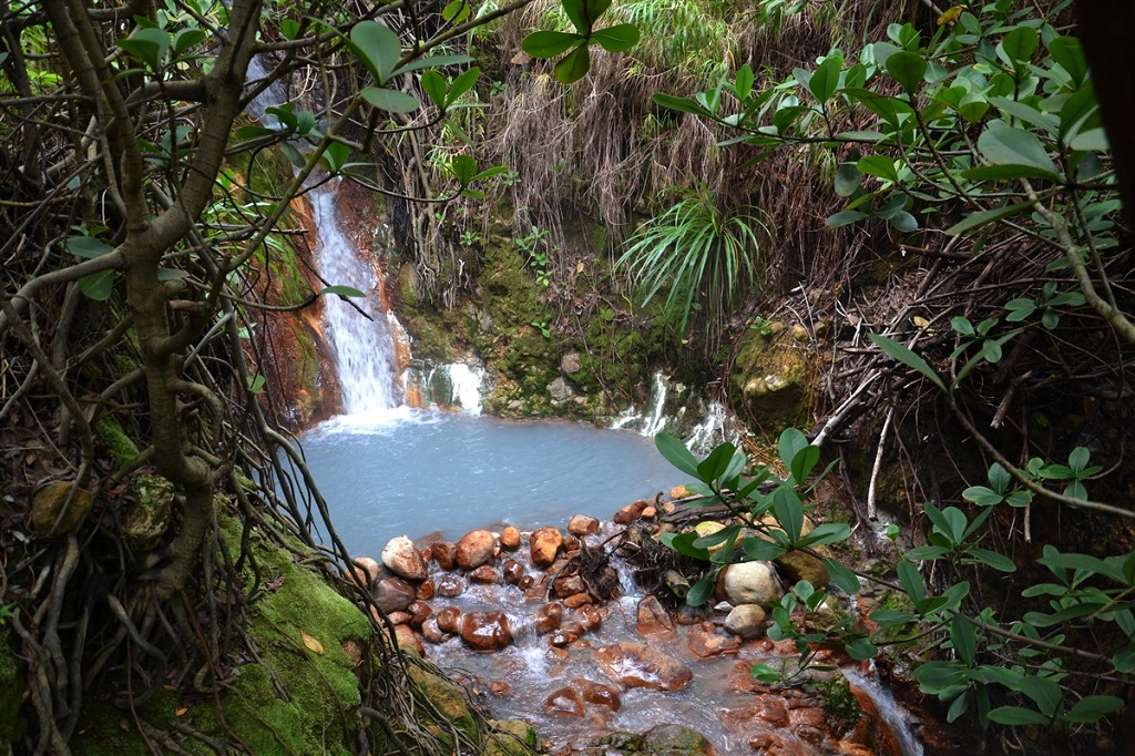 Rivière chaude, Dominique