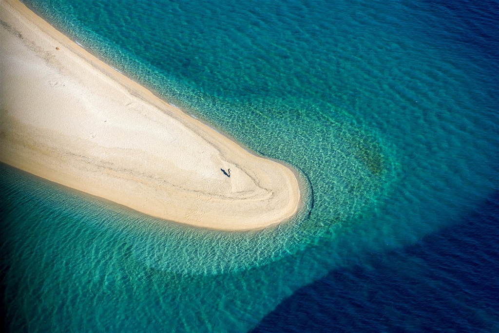 Plage Zlatni Rat à Bol, Île de Brac