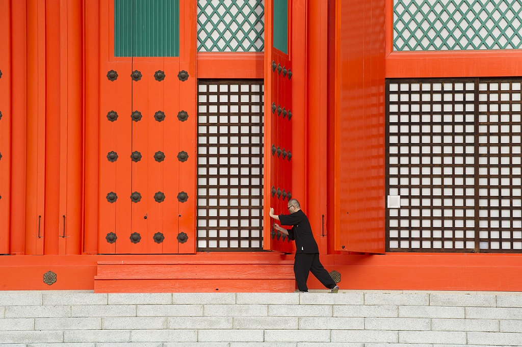 Fermeture des portes du temple Konpon-Daito