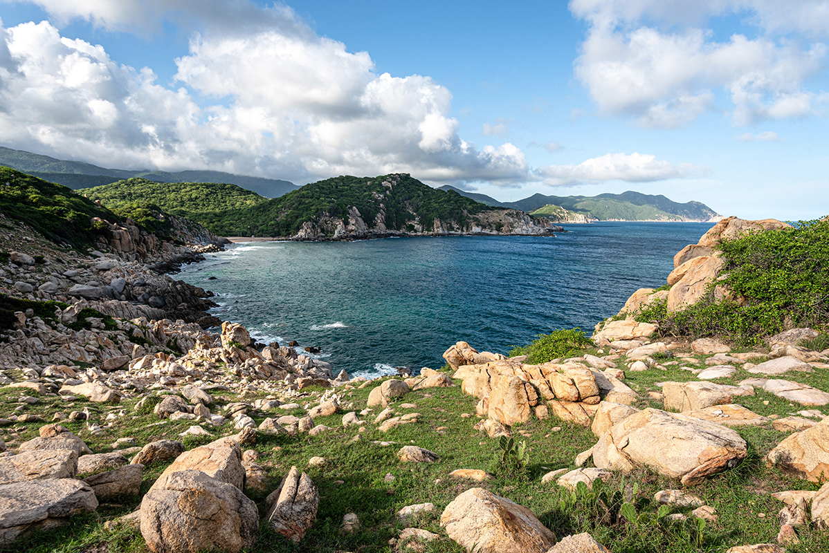 Côte près de la baie de Vinh Hy, à proximité du parc de Nui Chua ©Denis Chambon