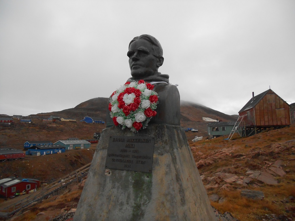 Buste de Ejnar Mikkelsen, gouverneur de la côte orientale du Groenland – ©Marie Foucard