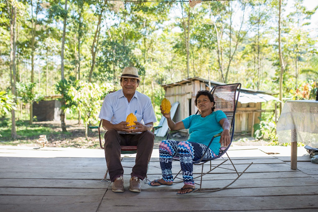 Francisco Alegria Ruiz et sa femme Nelsia Del Castillo sont deux producteurs de cacao du village de Santa Rosa. Ils sont fiers de vendre et d'exporter un produit bio, respectueux de l'environnement et renommé.