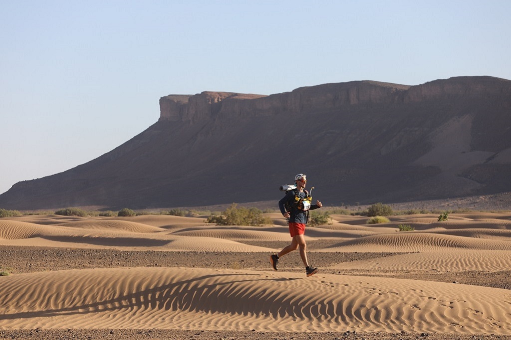 La belle foulée de Guillaume Cuenin, finisher du MDS. - ©Erik Sampers