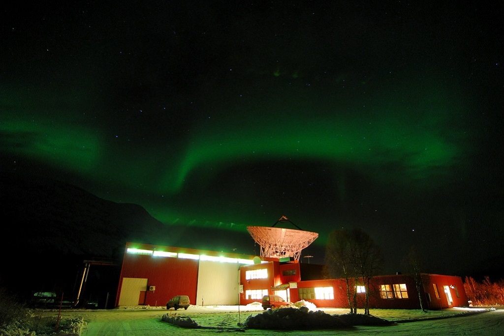 L'antenne UHF du radar EISCAT à Ramsfjord, à une trentaine de kilomètres de Tromsø