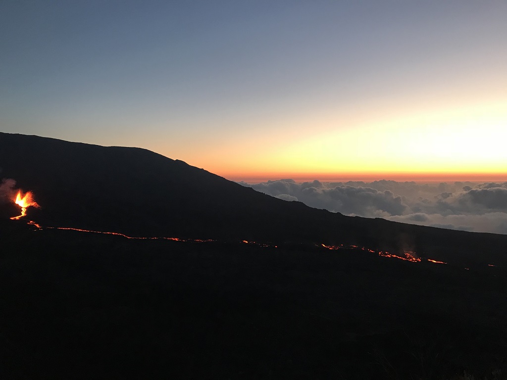 La lave au creux de la nuit, Piton de la Fournaise