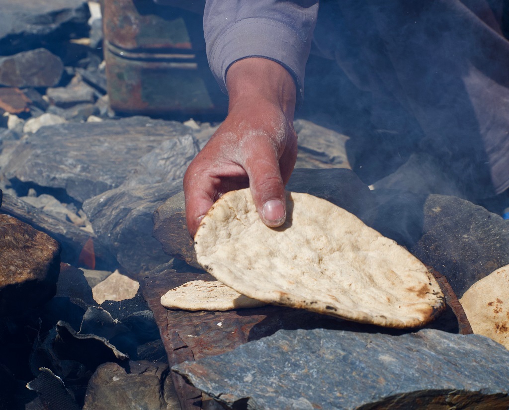 Repas au camp de base du K2 - ©Philippe Barthez