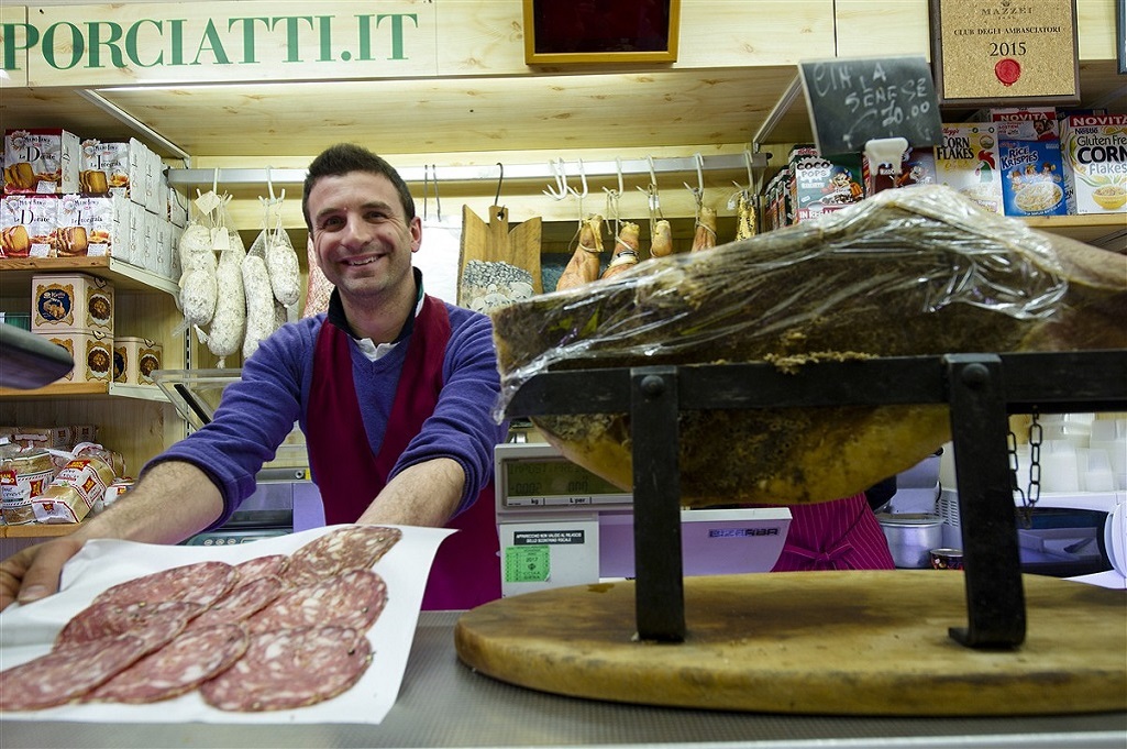 Dans la charcuterie de Ricardo Porciatti à Radda in Chianti - ©Christophe Migeon