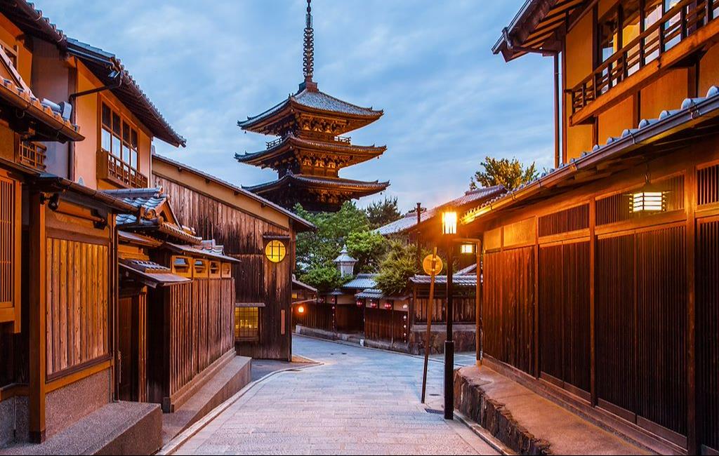 Japon : entre traditions vivantes et itinéraires sensibles - © © torsakarin / Adobe Stock - Kyoto - Japon Japon : entre traditions vivantes et itinéraires sensibles