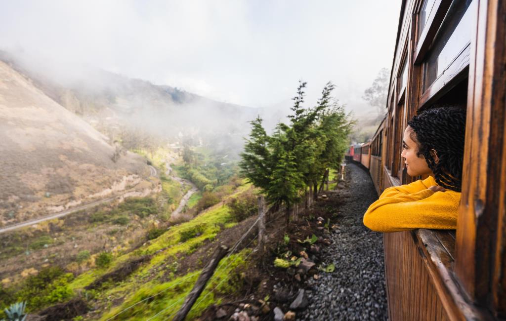 Pas besoin d'aller loin pour l'aventure : La tendance des micro-aventures en Europe - © KIKE ARNAIZ/Stocksy Pas besoin d'aller loin pour l'aventure : La tendance des micro-aventures en Europe