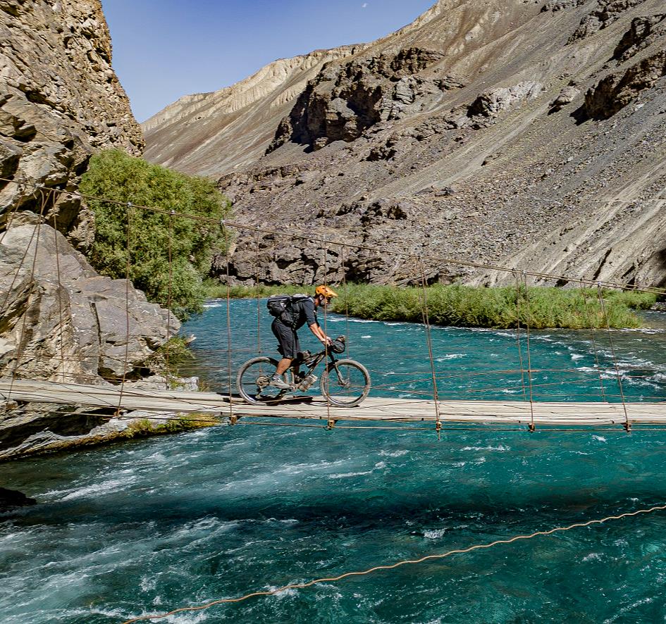 L’aventure hors-piste au Pamir avec Cédric Tassan, explorateur à vélo