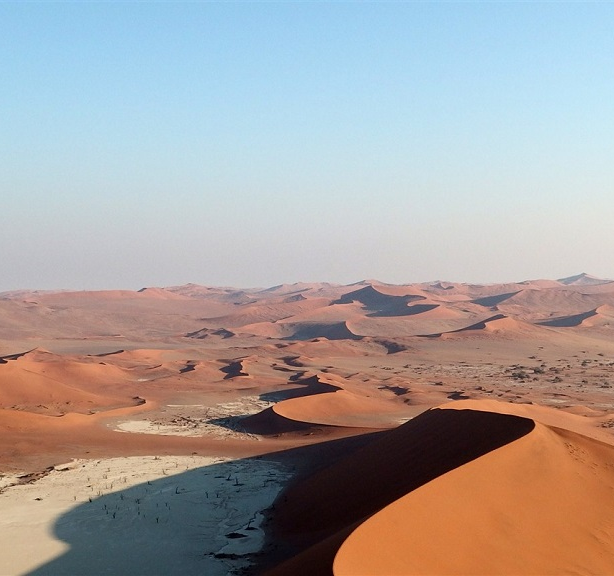 Avant votre voyage en Namibie, découvrez notre nuancier sur le pays