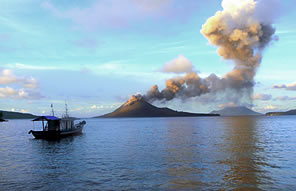 © Alain De Toffoli - Le volcan Krakatoa - Indonésie